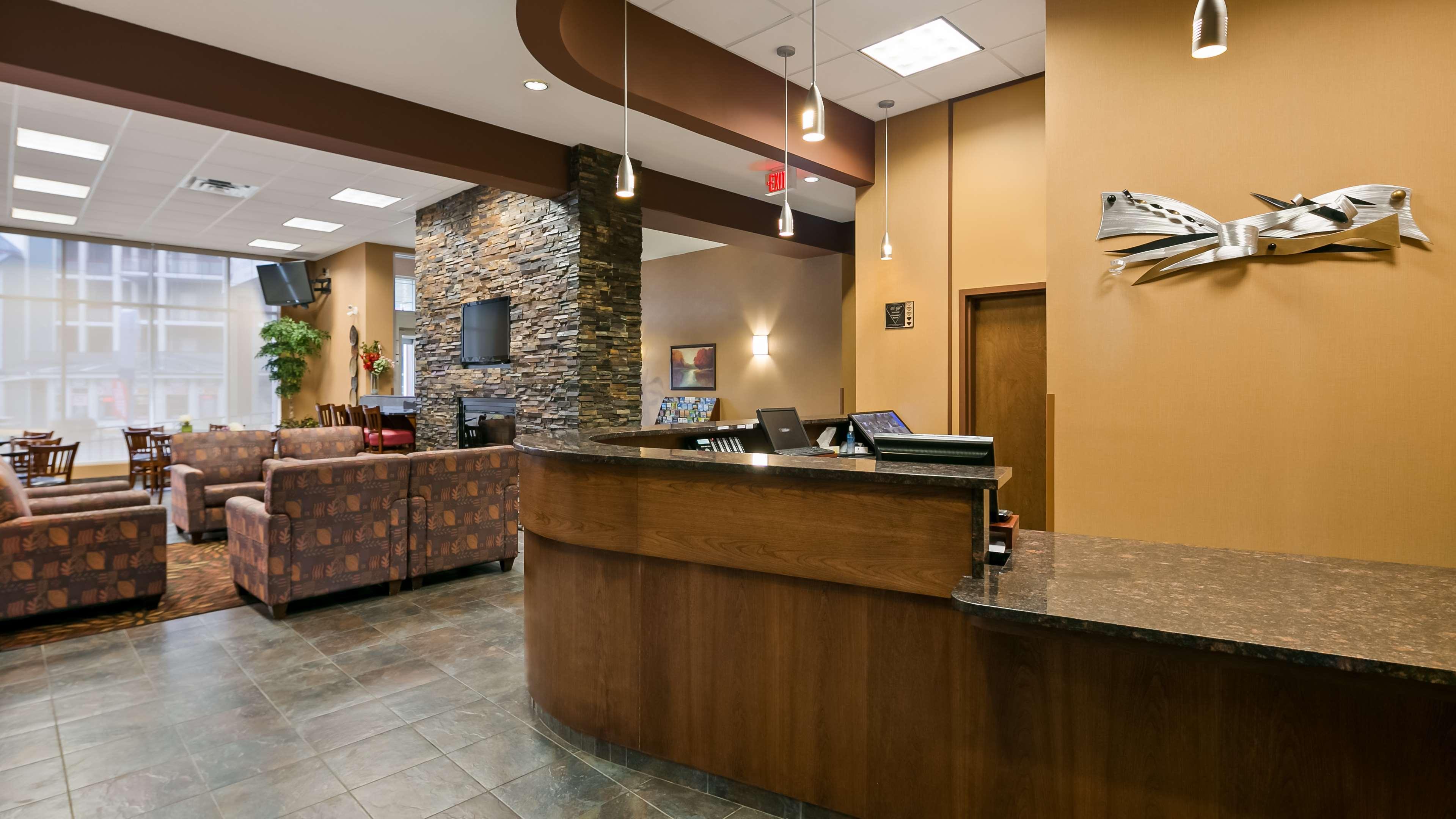 Best Western Plus Chateau Inn Sylvan Lake Esterno foto