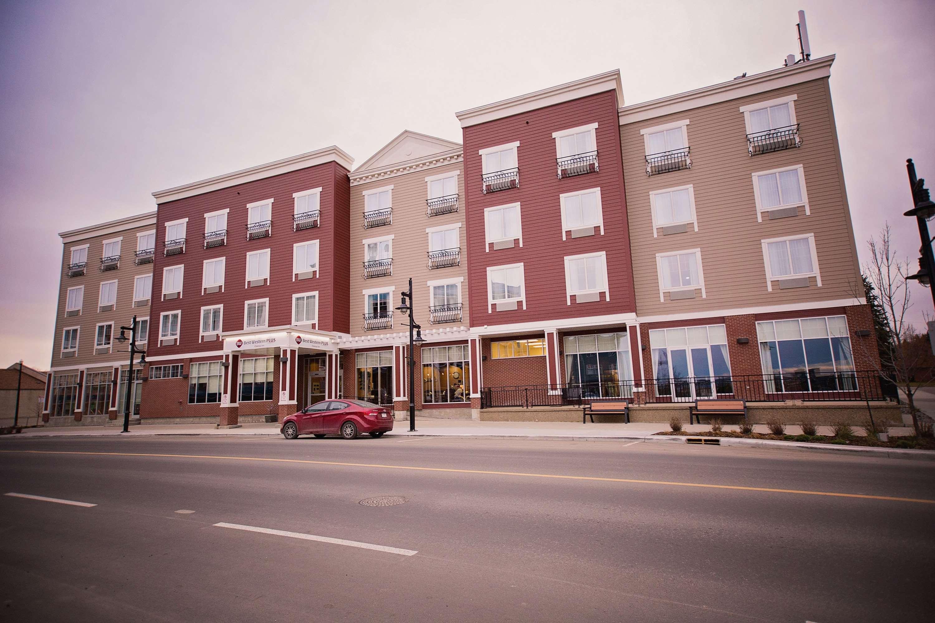 Best Western Plus Chateau Inn Sylvan Lake Esterno foto