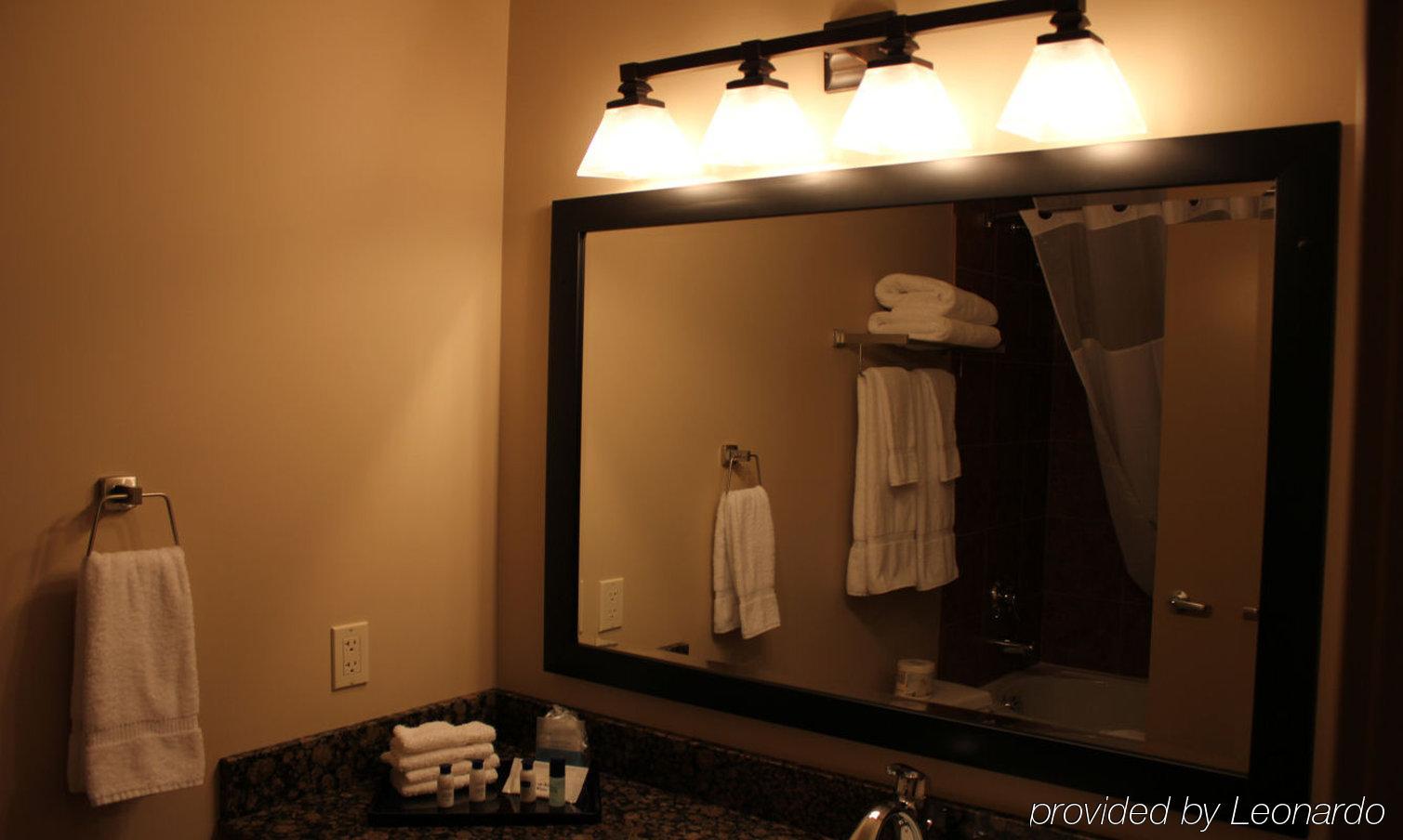 Best Western Plus Chateau Inn Sylvan Lake Esterno foto